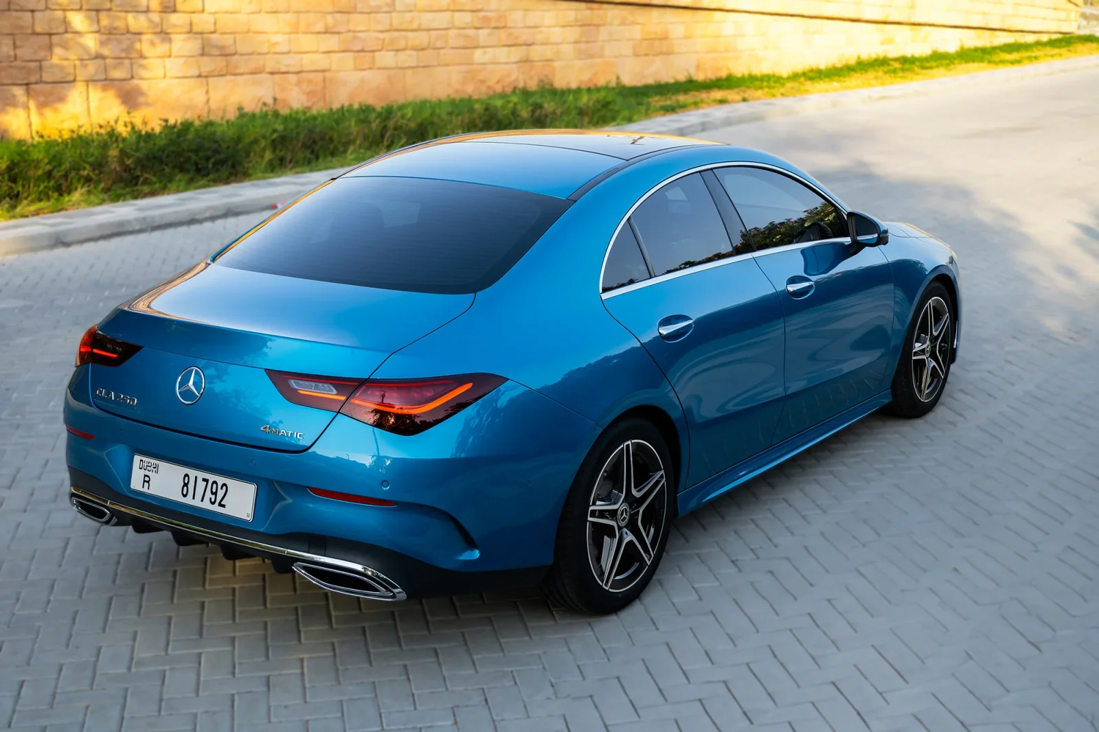 Huren Mercedes-Benz CLA-Class 4M Blauw 2024 in Dubai - 9 
