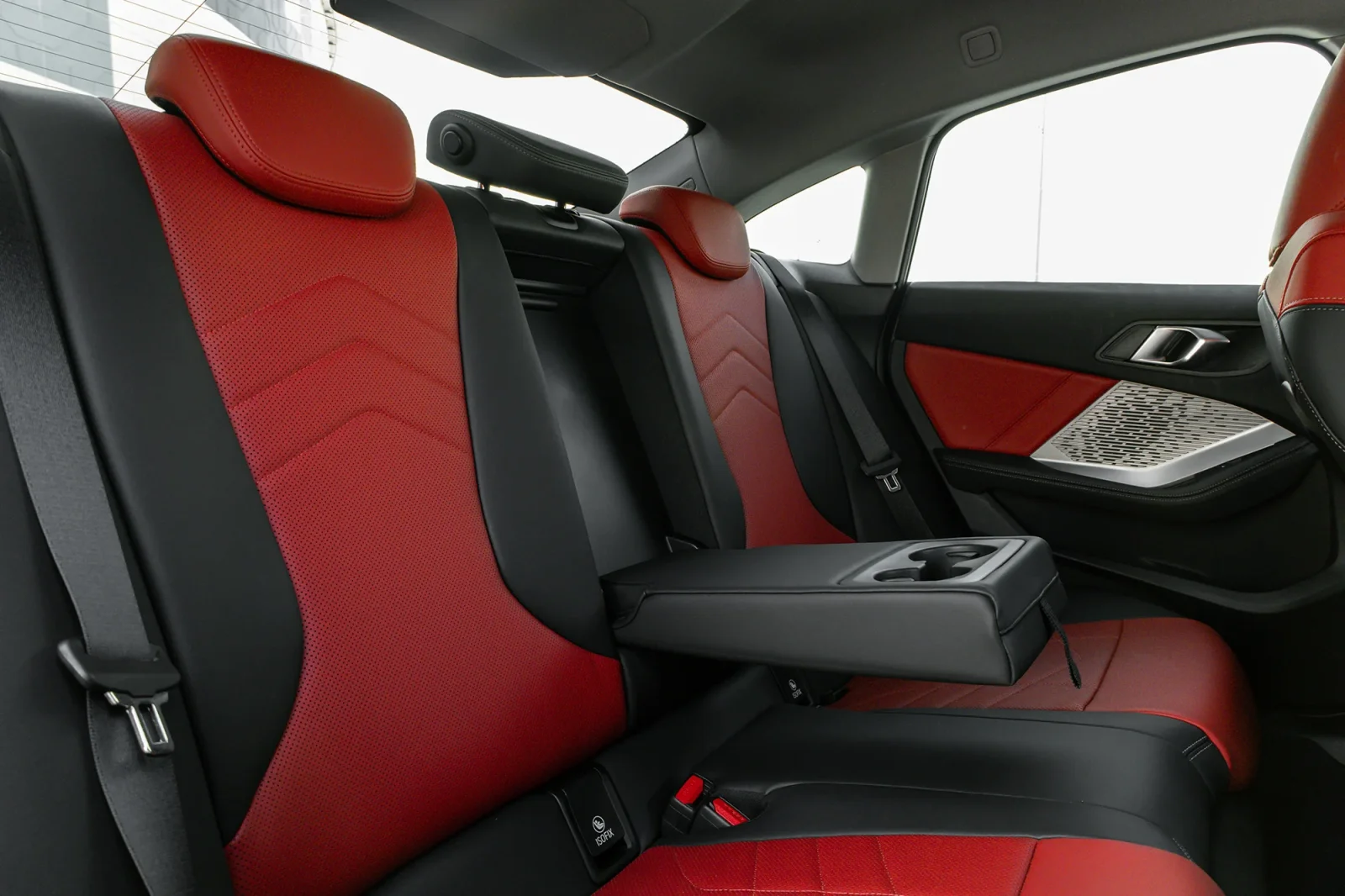 Alquiler BMW 2-Series 218i Violeta 2025 en Dubái - 5 