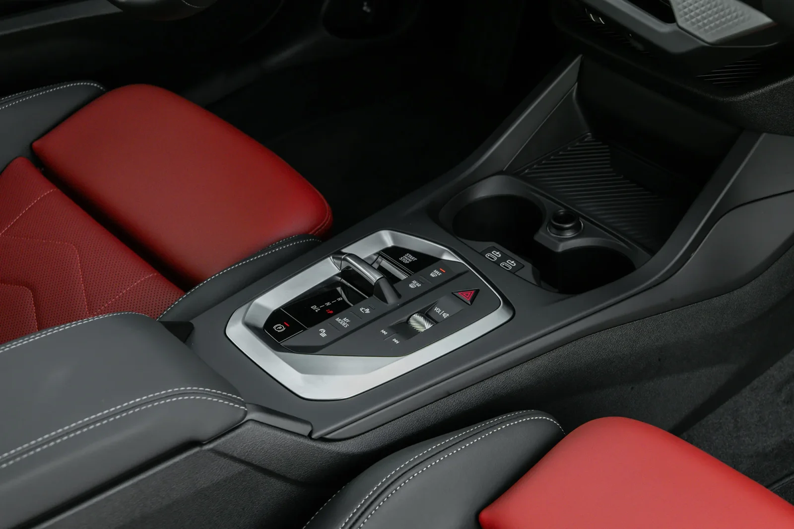 Alquiler BMW 2-Series 218i Violeta 2025 en Dubái - 6 