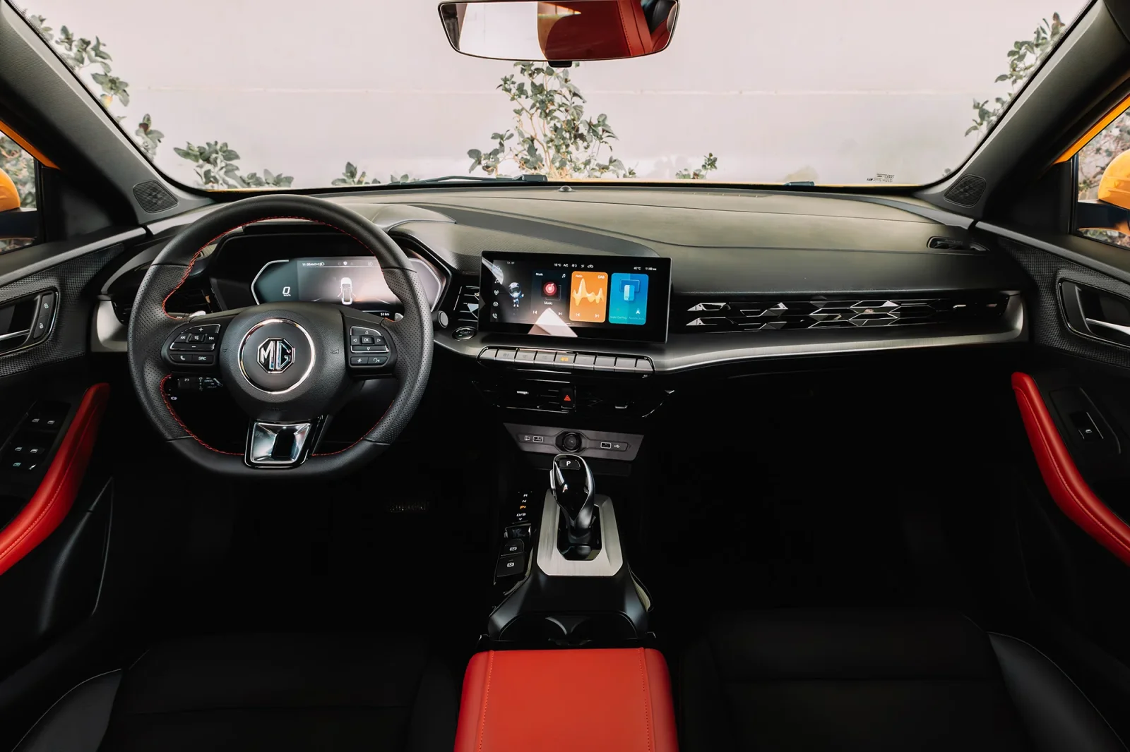 Аренда MG gt  Желтый 2025 в Дубае - 3 