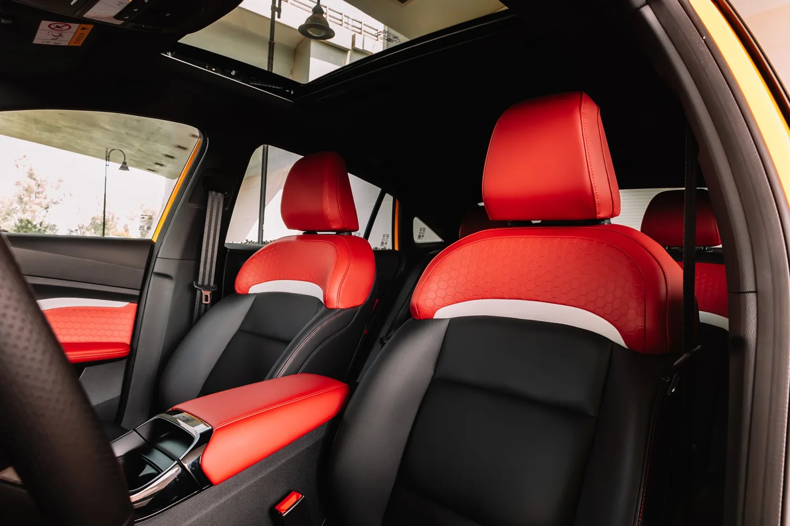 Аренда MG gt  Желтый 2025 в Дубае - 4 