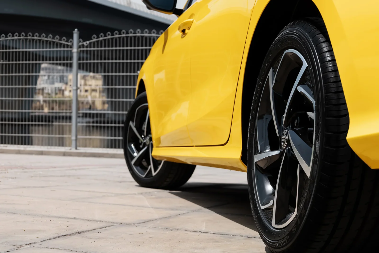 Аренда MG gt  Желтый 2025 в Дубае - 11 