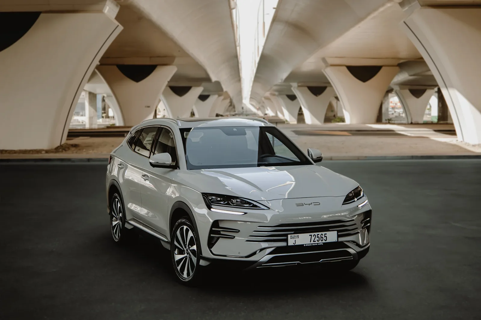 Miete BYD Song  Grau 2025 in der Dubai
