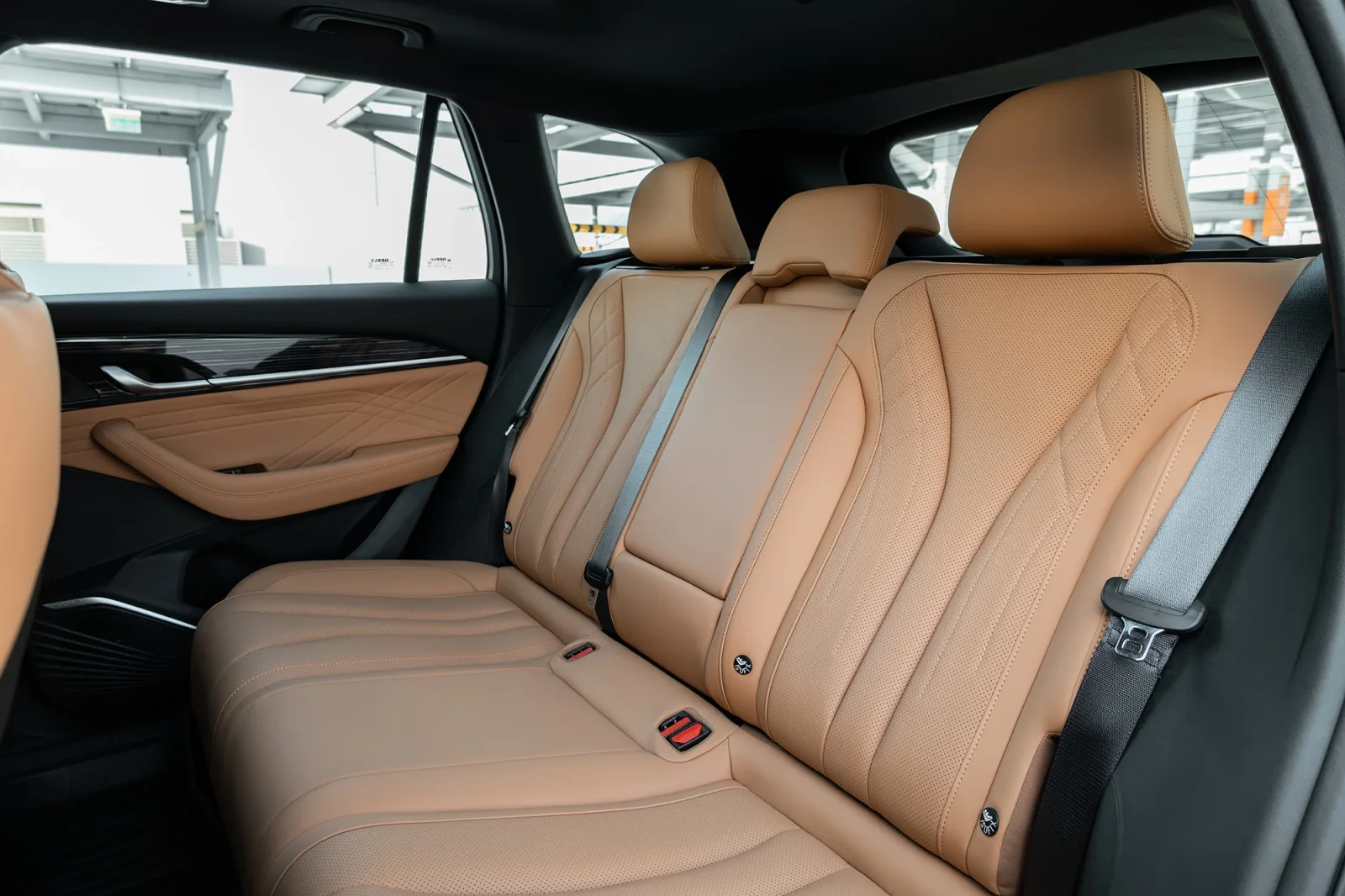 Alquiler Geely Monjaro  Negro 2025 en Dubái - 6 