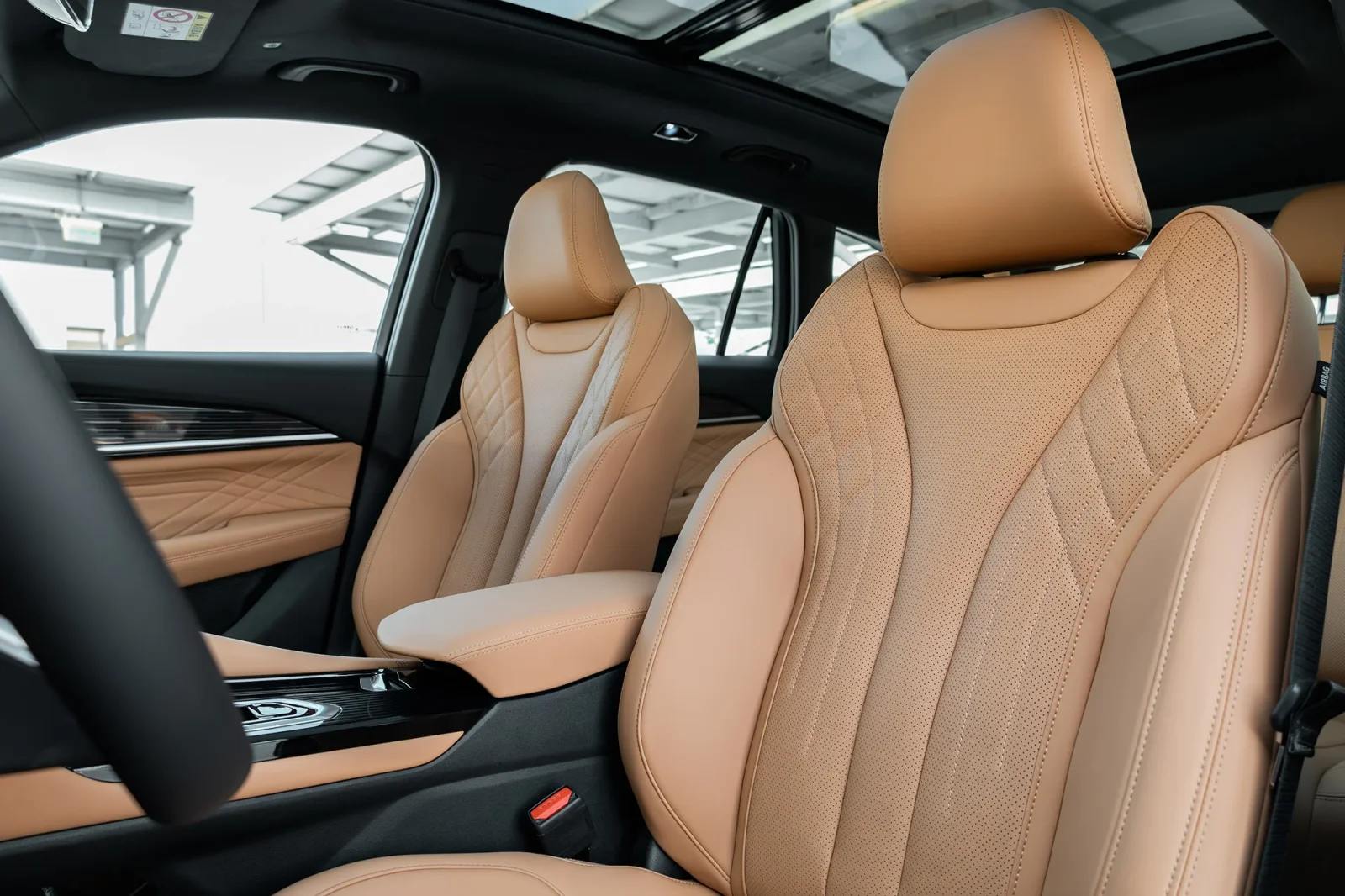 Alquiler Geely Monjaro  Negro 2025 en Dubái - 5 