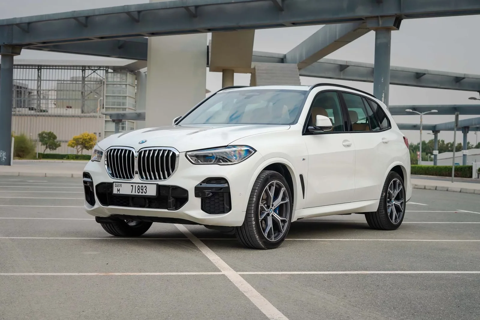 Affitto BMW X5  Bianco 2023 in Dubai