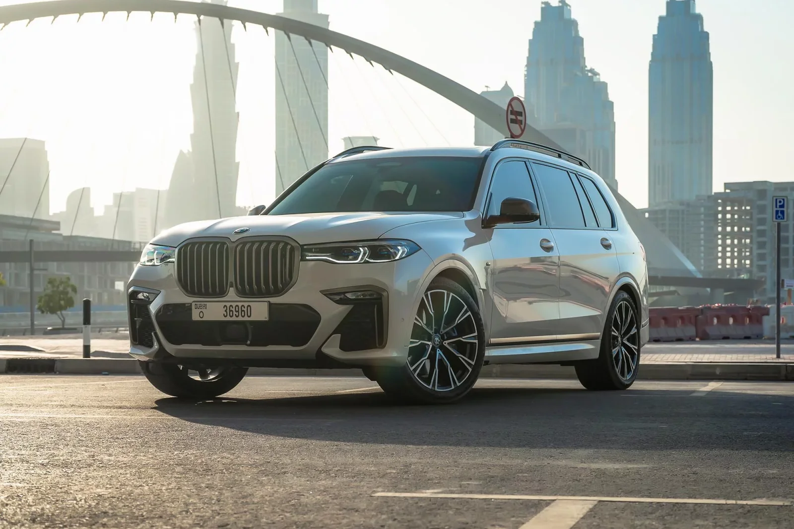 Loyer BMW X7 M50i Blanc 2021 en Dubai