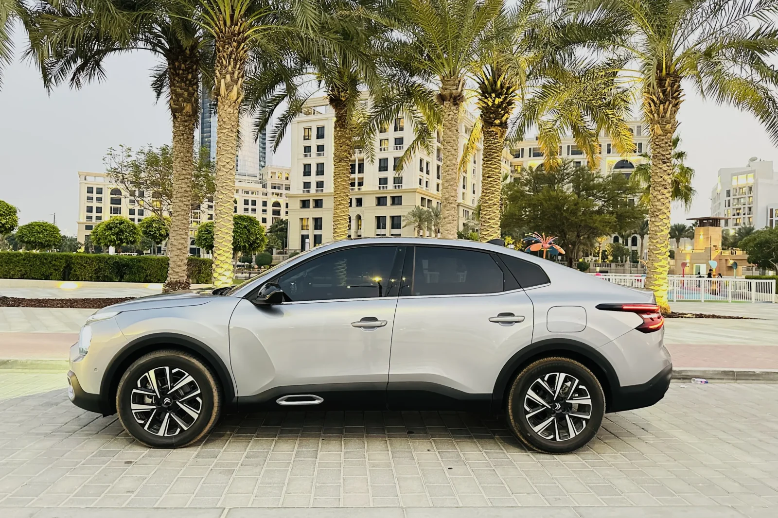 Аренда Citroen C4 X Серебряный 2024 в Дубае - 3 