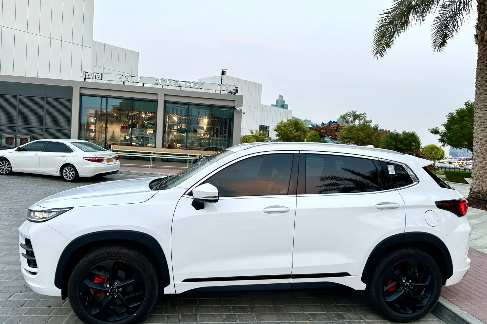 Miete Exeed LX  Blau 2024 in der Dubai - 3 