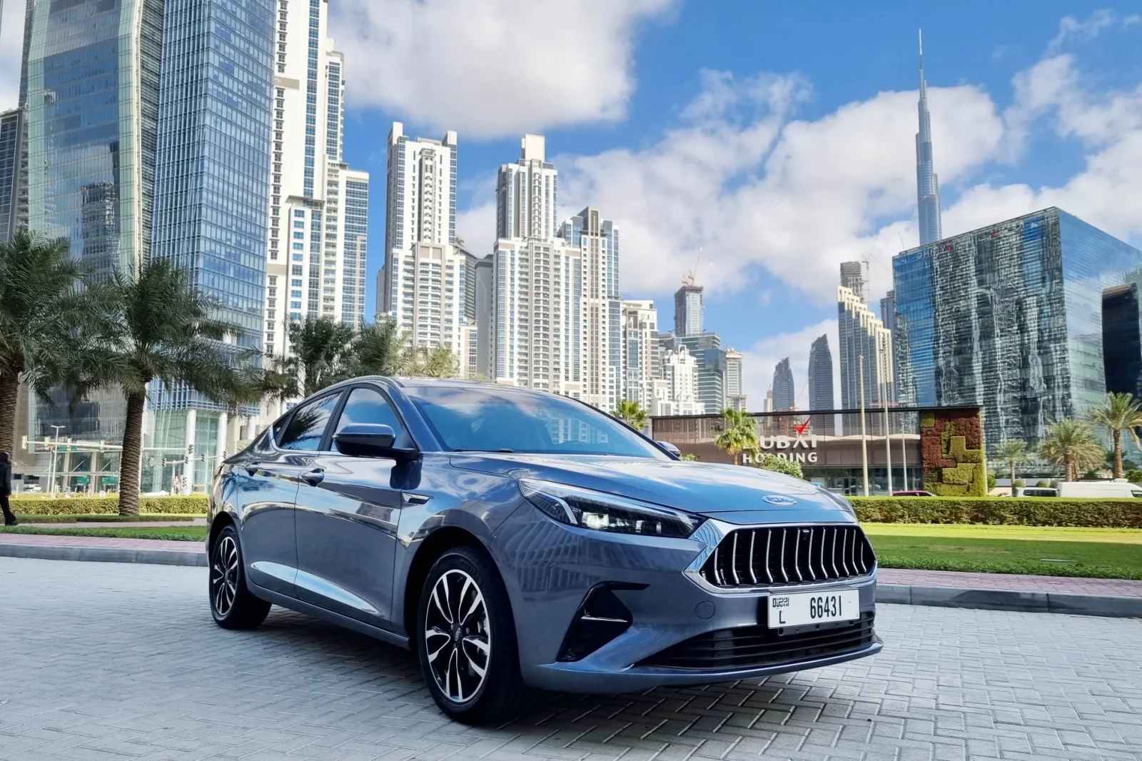 Alquiler JAC J7  Azul 2023 en Dubái