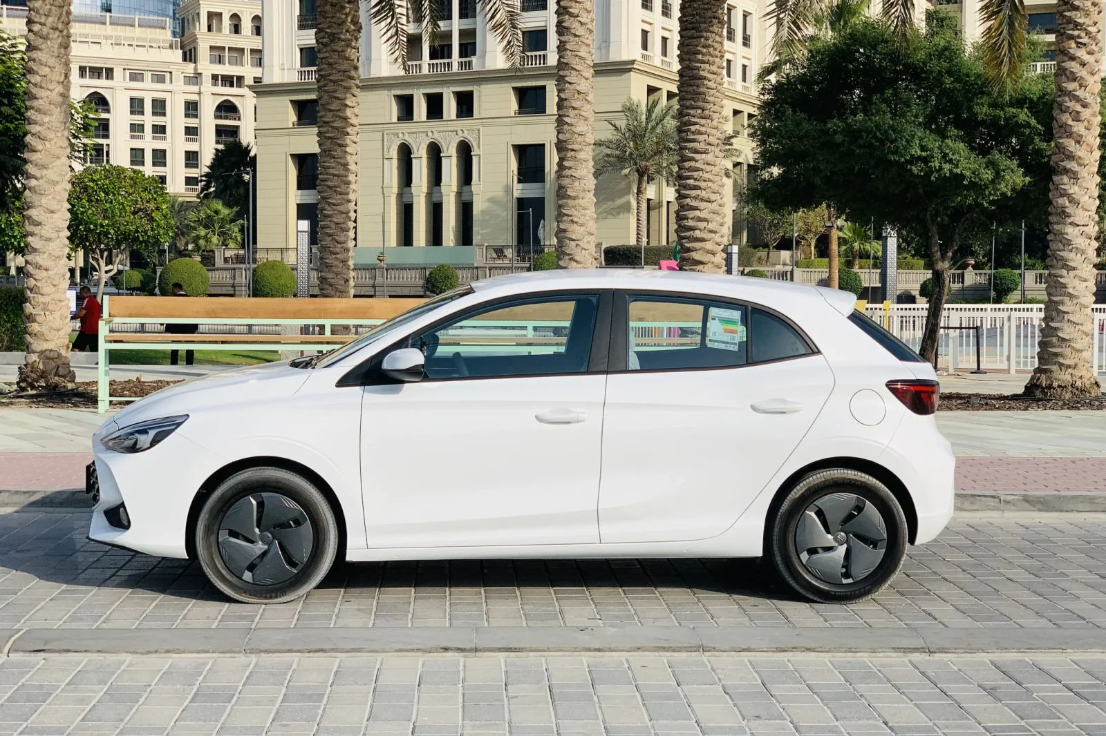 Kiralık MG 3  Beyaz 2025 içinde Dubai - 5 