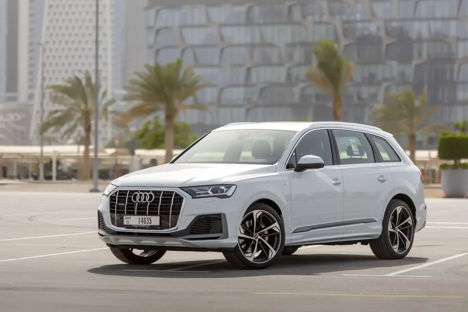 Affitto Audi Q7  Bianco 2022 in Dubai