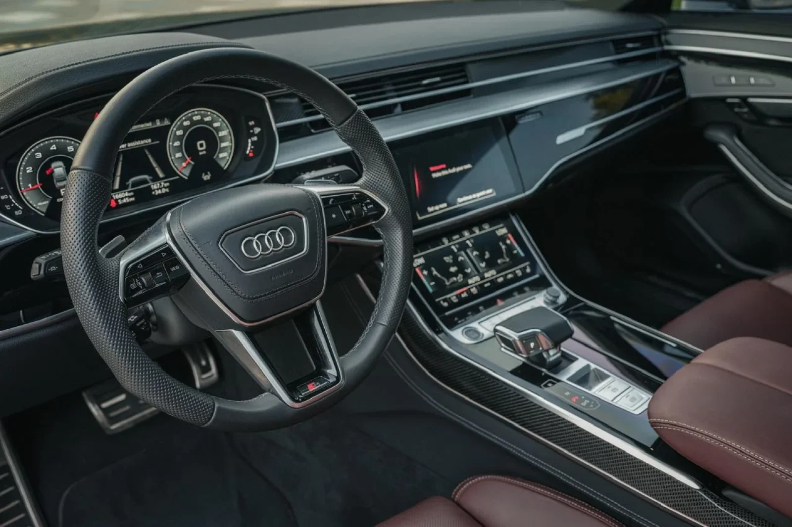 Kiralık Audi A8  Zeytin 2024 içinde Dubai