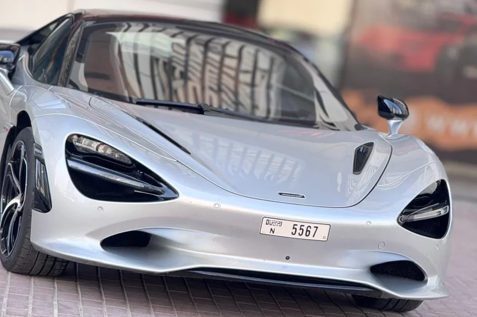Huren McLaren 720S Mclaren 750S spider Zilver 2024 in Dubai