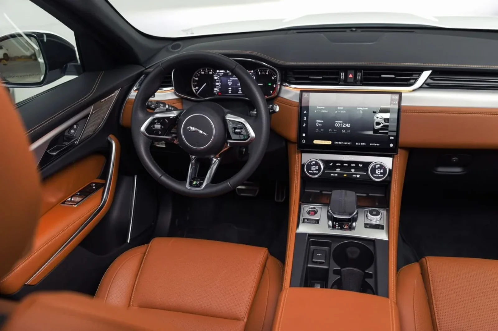 Аренда Jaguar F-Pace  Белый 2024 в Дубае