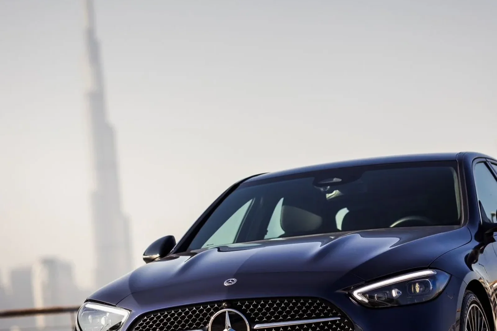 Kiralık Mercedes-Benz C-Class Mercedes C200 Mavi 2025 içinde Dubai