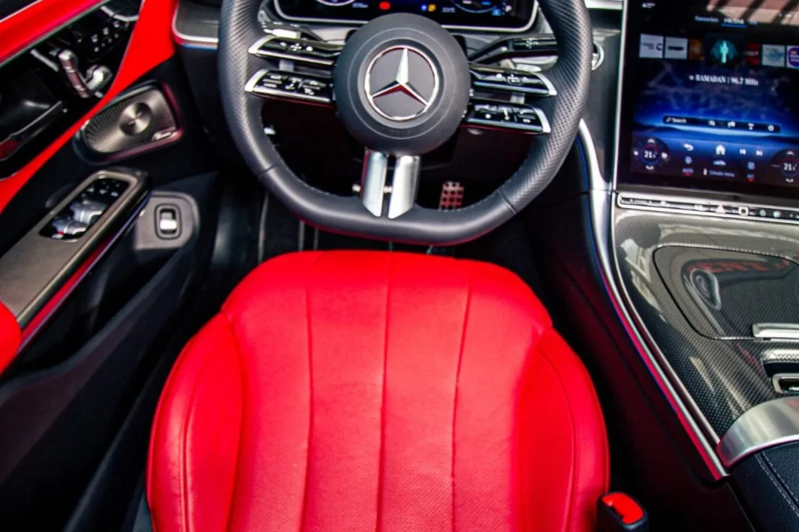 Huren Mercedes-Benz CLE-Class Mercedes CLE200  Wit 2025 in Dubai