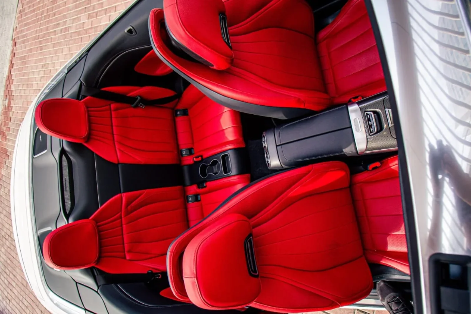 Huren Mercedes-Benz CLE-Class Mercedes CLE200  Wit 2025 in Dubai