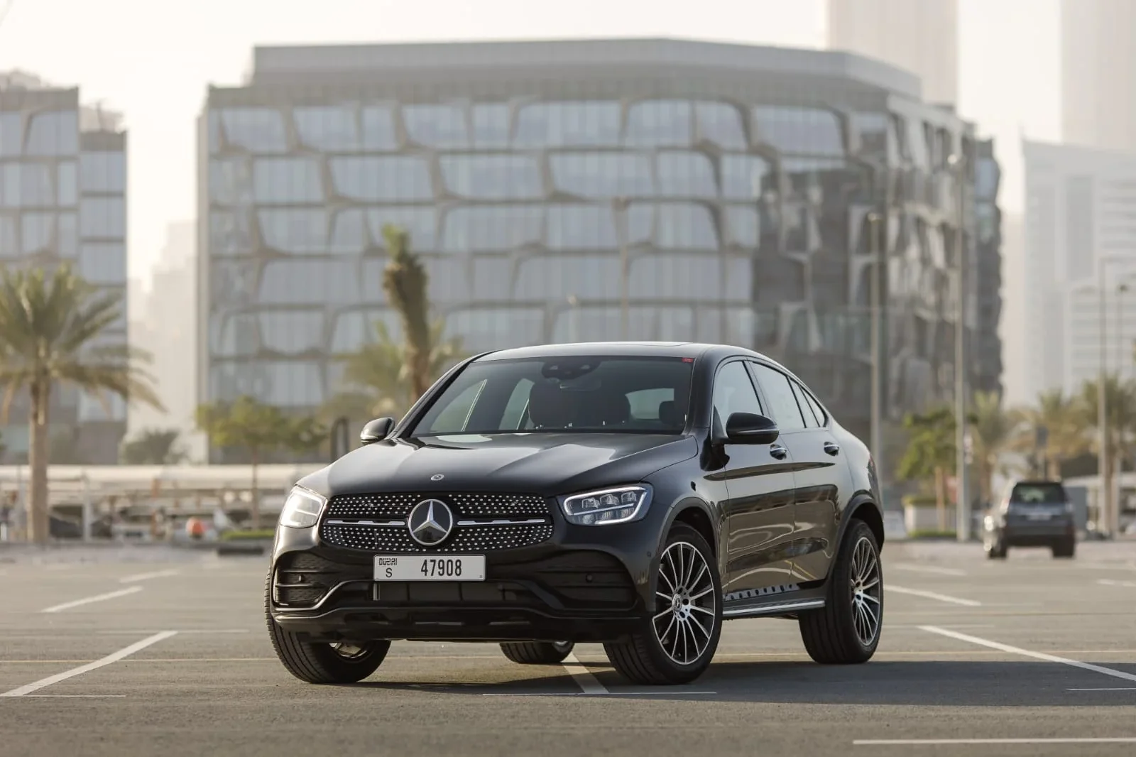 Huren Mercedes-Benz GLC Coupe Mercedes GLC200 Zwart 2022 in Dubai