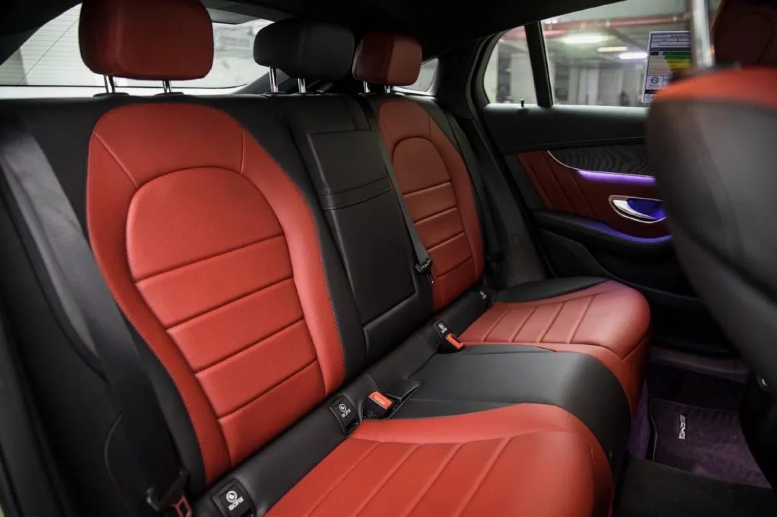 Huren Mercedes-Benz GLC Coupe Mercedes GLC200 Zwart 2022 in Dubai