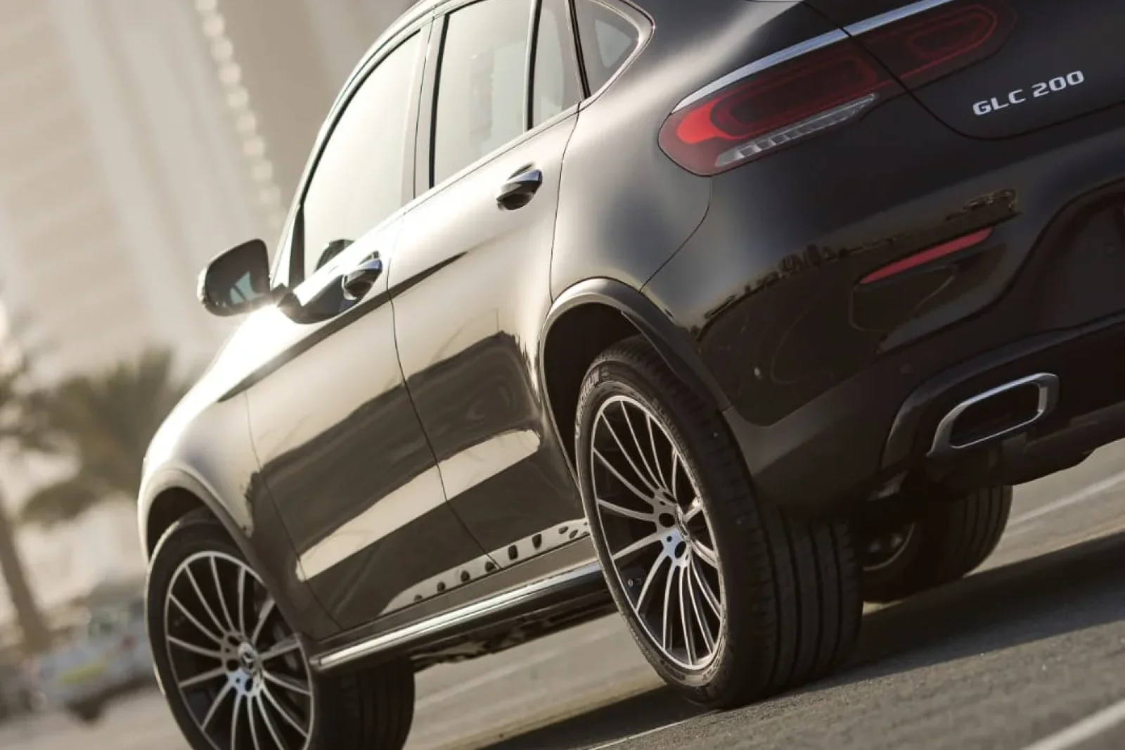 Huren Mercedes-Benz GLC Coupe Mercedes GLC200 Zwart 2022 in Dubai