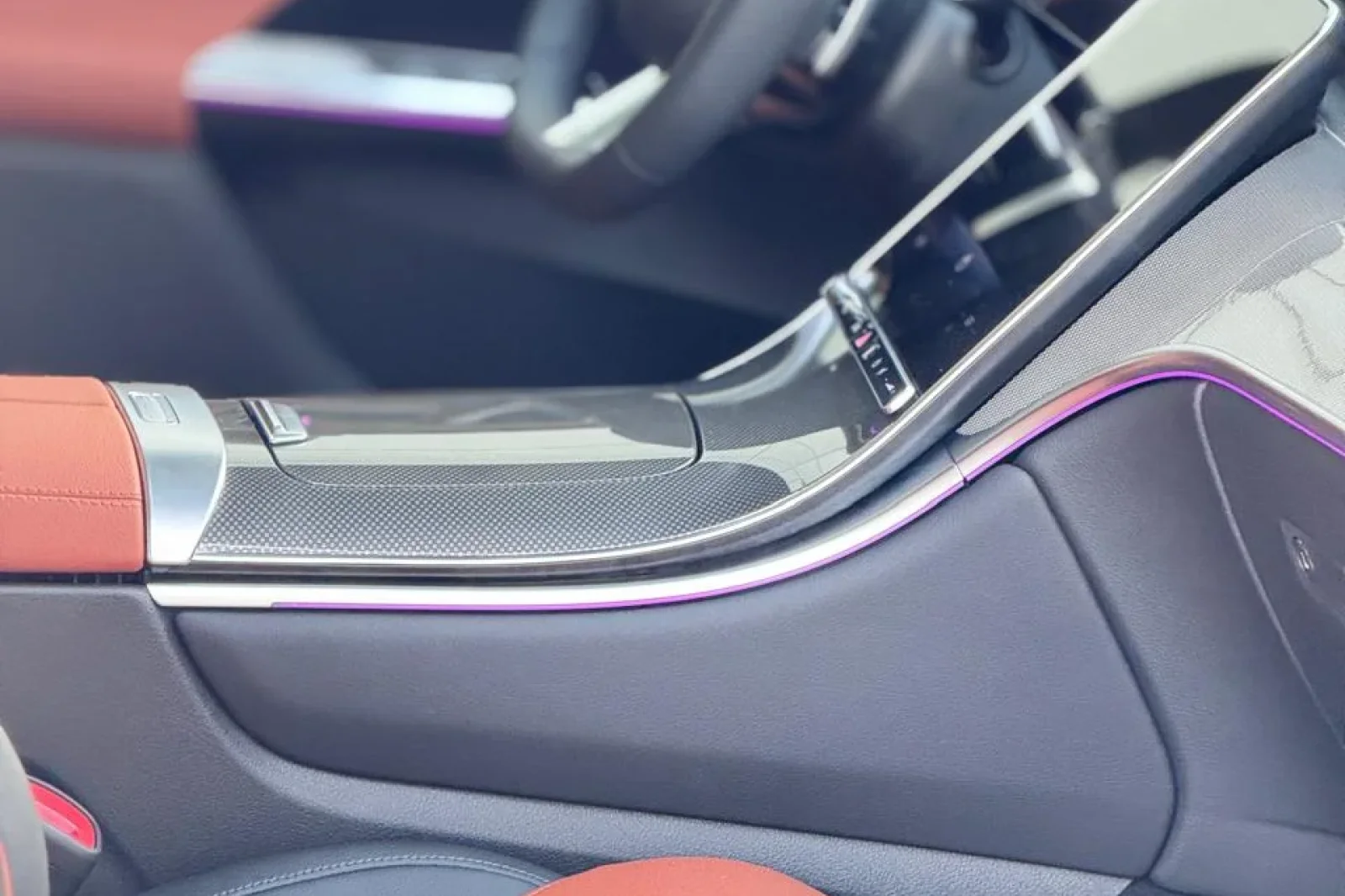 Huren Mercedes-Benz GLC Coupe Mercedes GLC200 Wit 2025 in Dubai