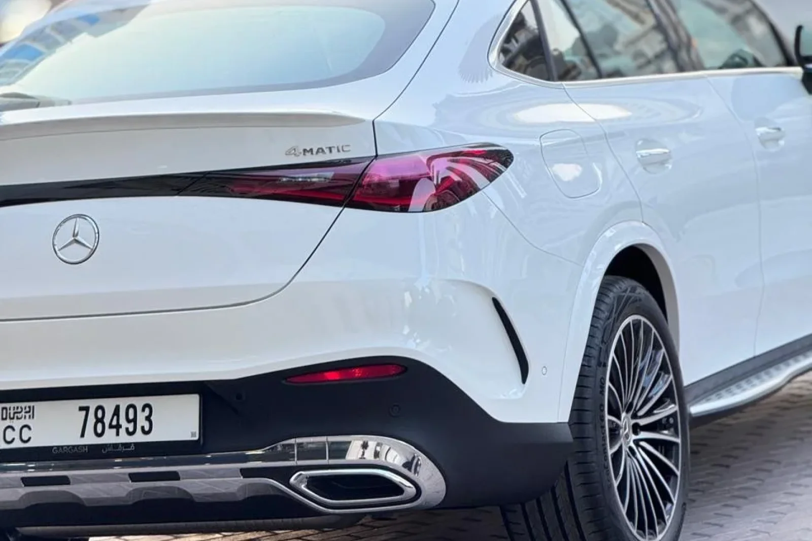 Huren Mercedes-Benz GLC Coupe Mercedes GLC200 Wit 2025 in Dubai