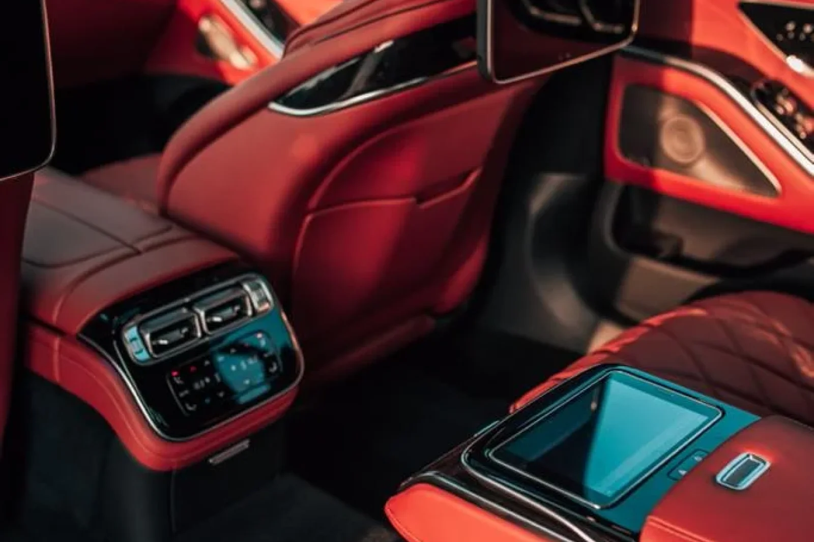 Alquiler Mercedes-Benz S-Class Mercedes S500 Negro 2022 en Dubái