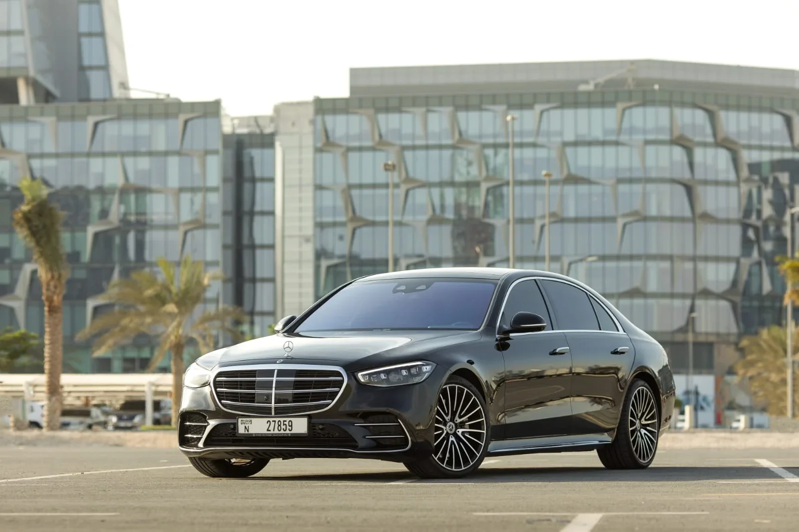 Alquiler Mercedes-Benz S-Class Mercedes S500 Negro 2022 en Dubái