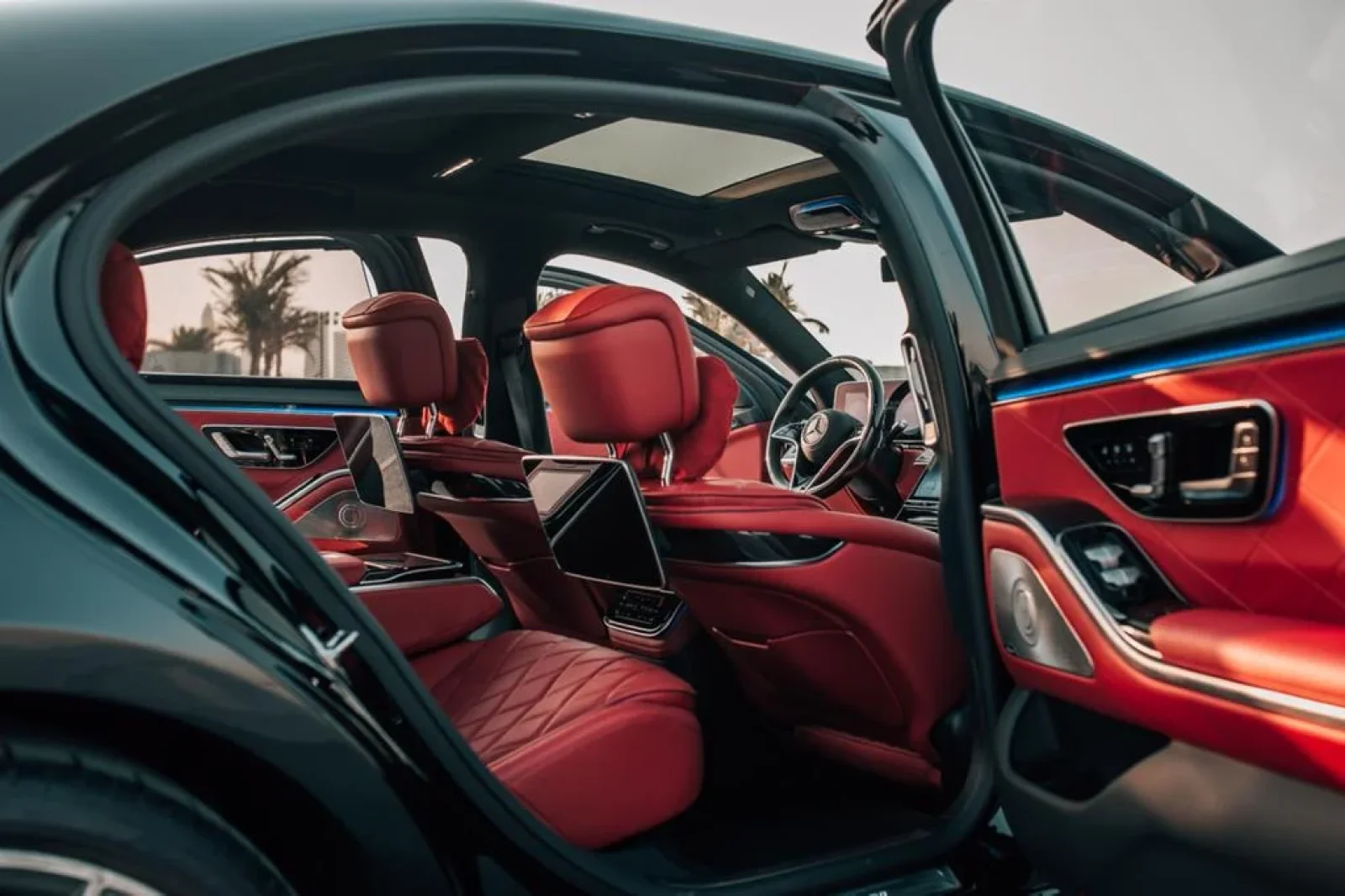 Alquiler Mercedes-Benz S-Class Mercedes S500 Negro 2022 en Dubái