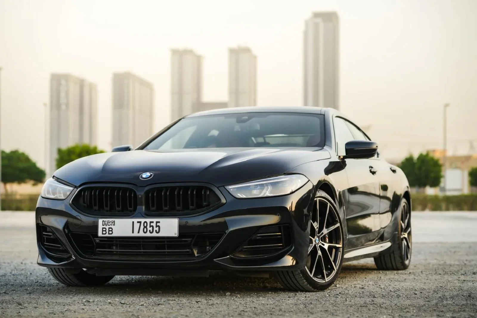 Alquiler BMW 8-Series BMW 840i coupe Negro 2024 en Dubái