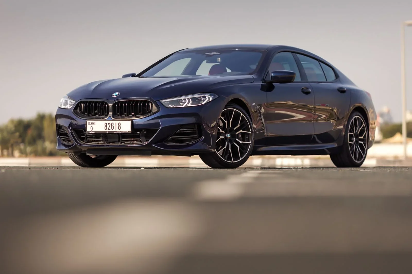 Miete BMW 8-Series BMW 840i coupe Blau 2024 in der Dubai