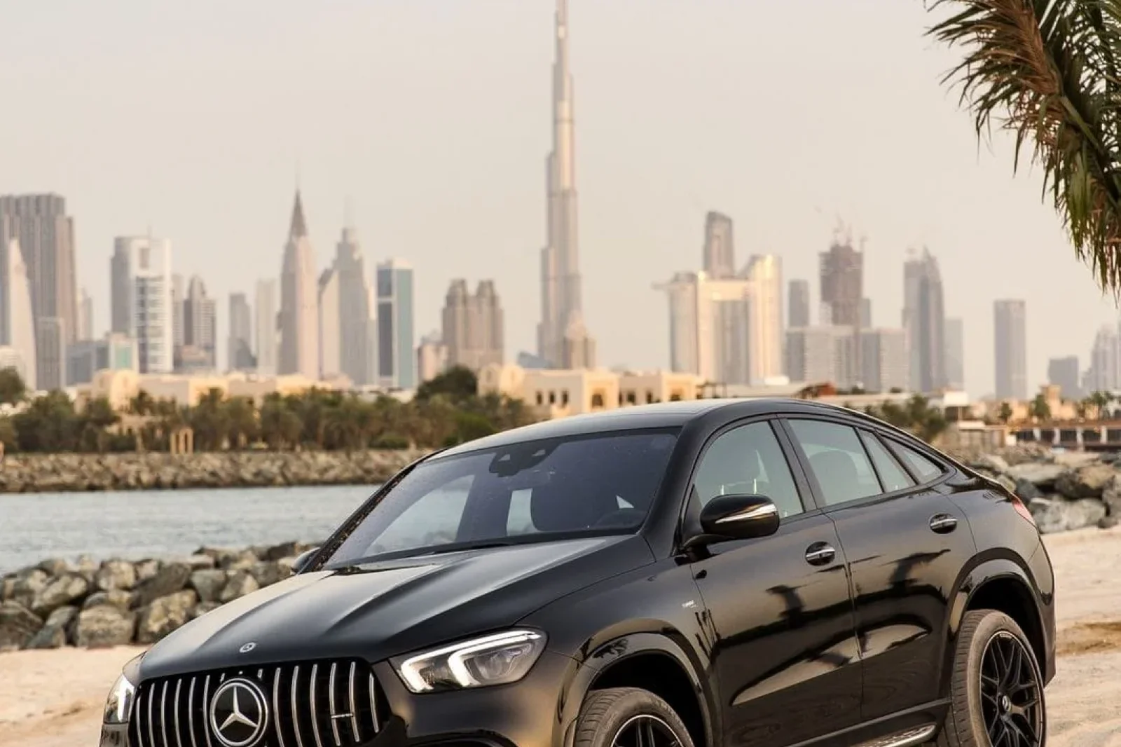 Kiralık Mercedes-Benz GLE Coupe Mercedes GLE53 Siyah 2023 içinde Dubai