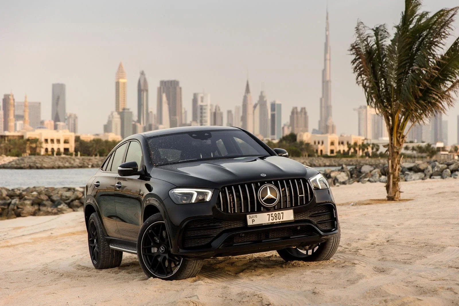 Kiralık Mercedes-Benz GLE Coupe Mercedes GLE53 Siyah 2023 içinde Dubai