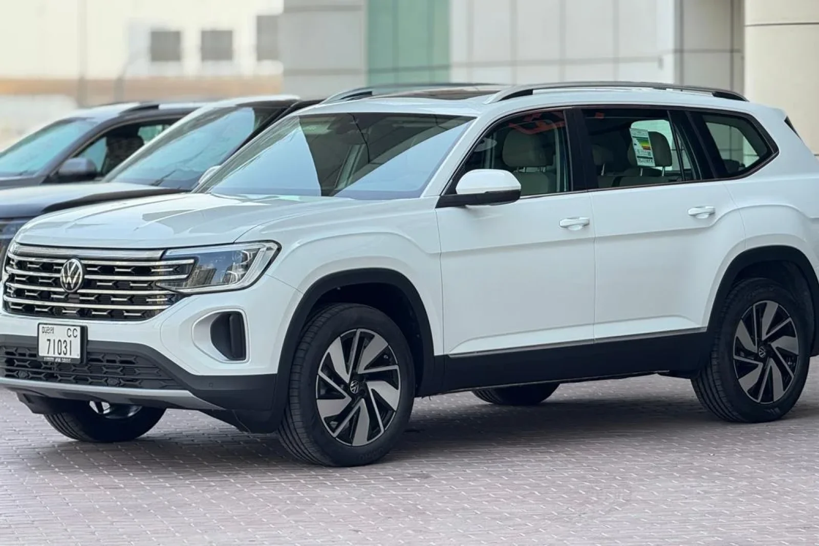 Huren Volkswagen Teramont  Wit 2025 in Dubai