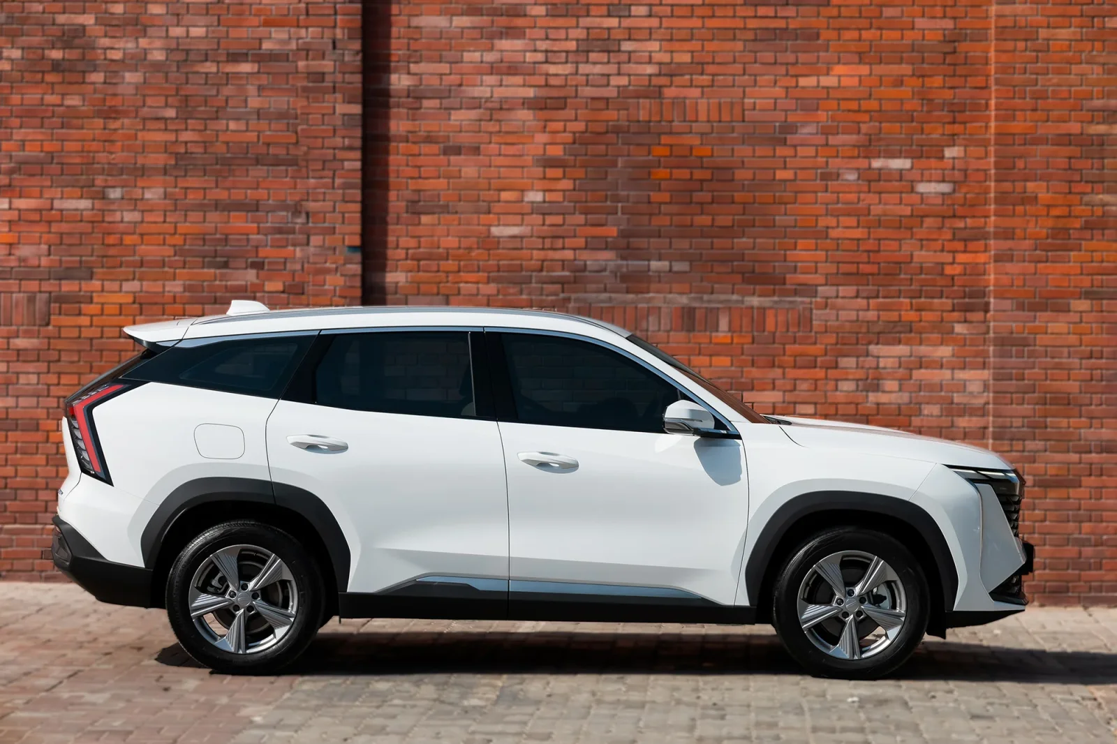 Kiralık Geely Starray  Beyaz 2025 içinde Dubai - 9 