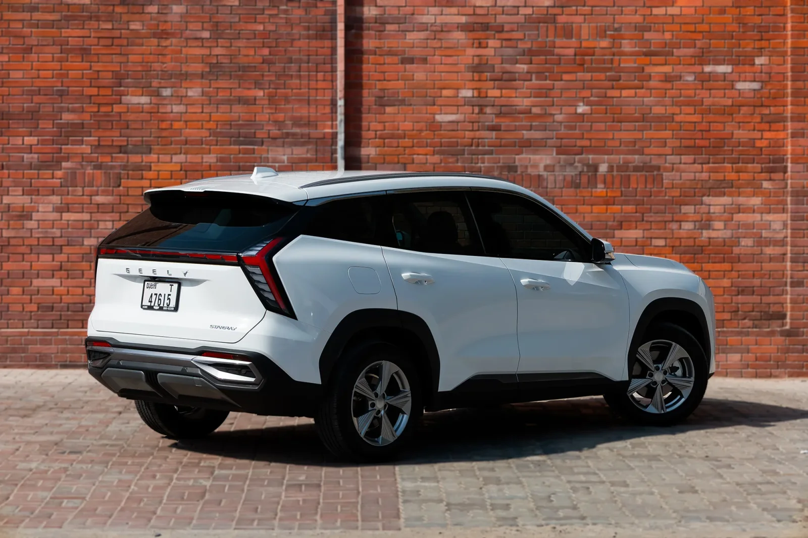 Kiralık Geely Starray  Beyaz 2025 içinde Dubai - 8 