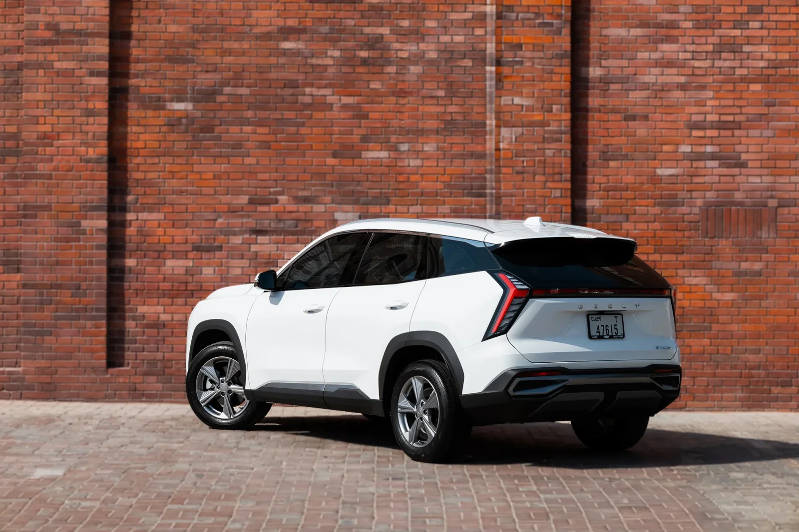 Kiralık Geely Starray  Beyaz 2025 içinde Dubai - 10 