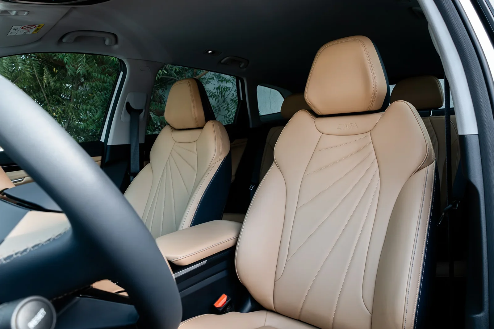 Kiralık Geely Starray  Beyaz 2025 içinde Dubai - 5 