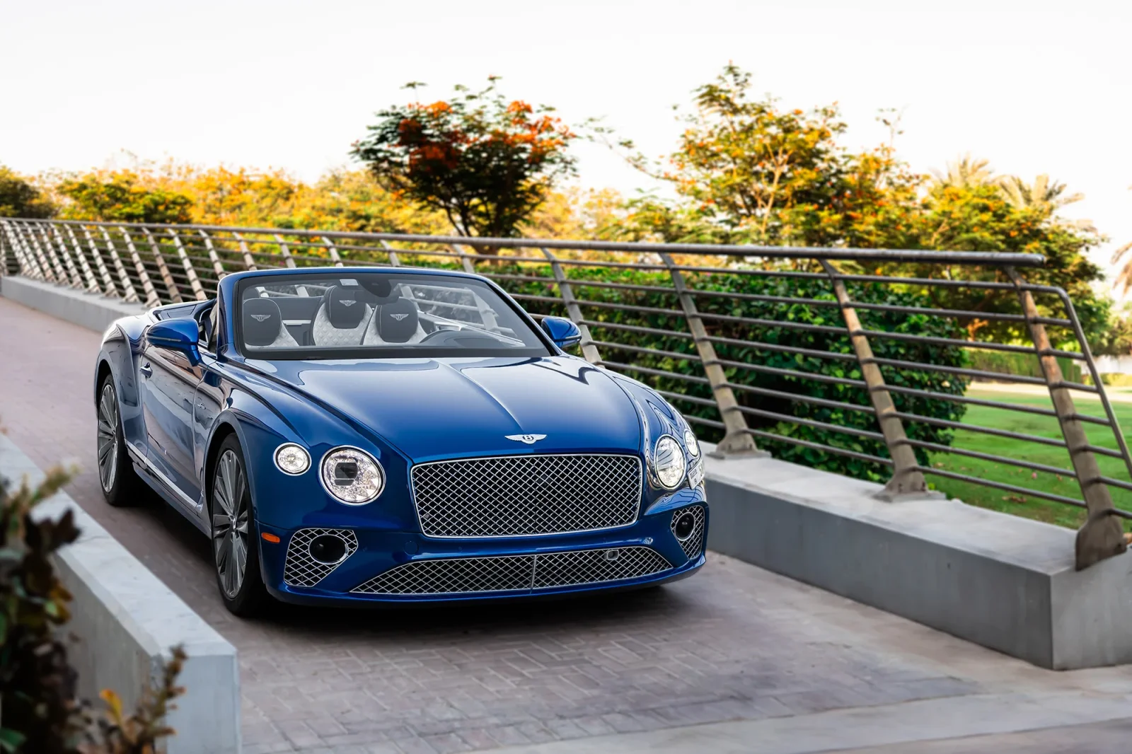 Аренда Bentley Continental  Синий 2022 в Дубае - 9 