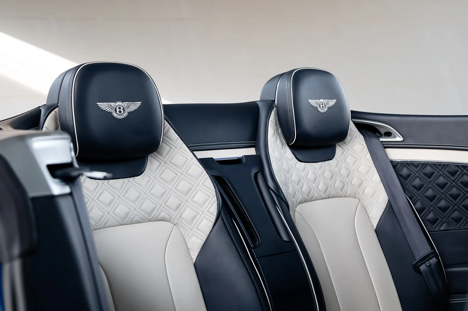 Аренда Bentley Continental  Синий 2022 в Дубае - 5 