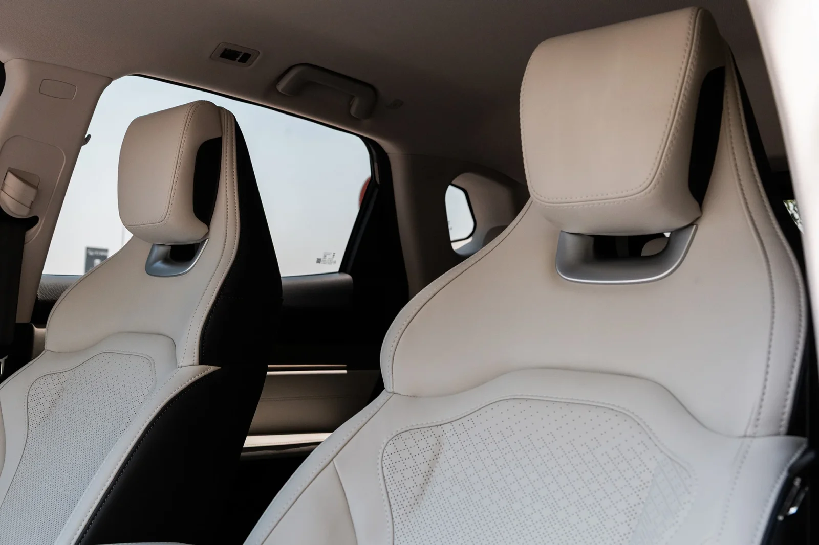 Loyer Jetour Dashing  Noir 2025 en Dubai - 9 