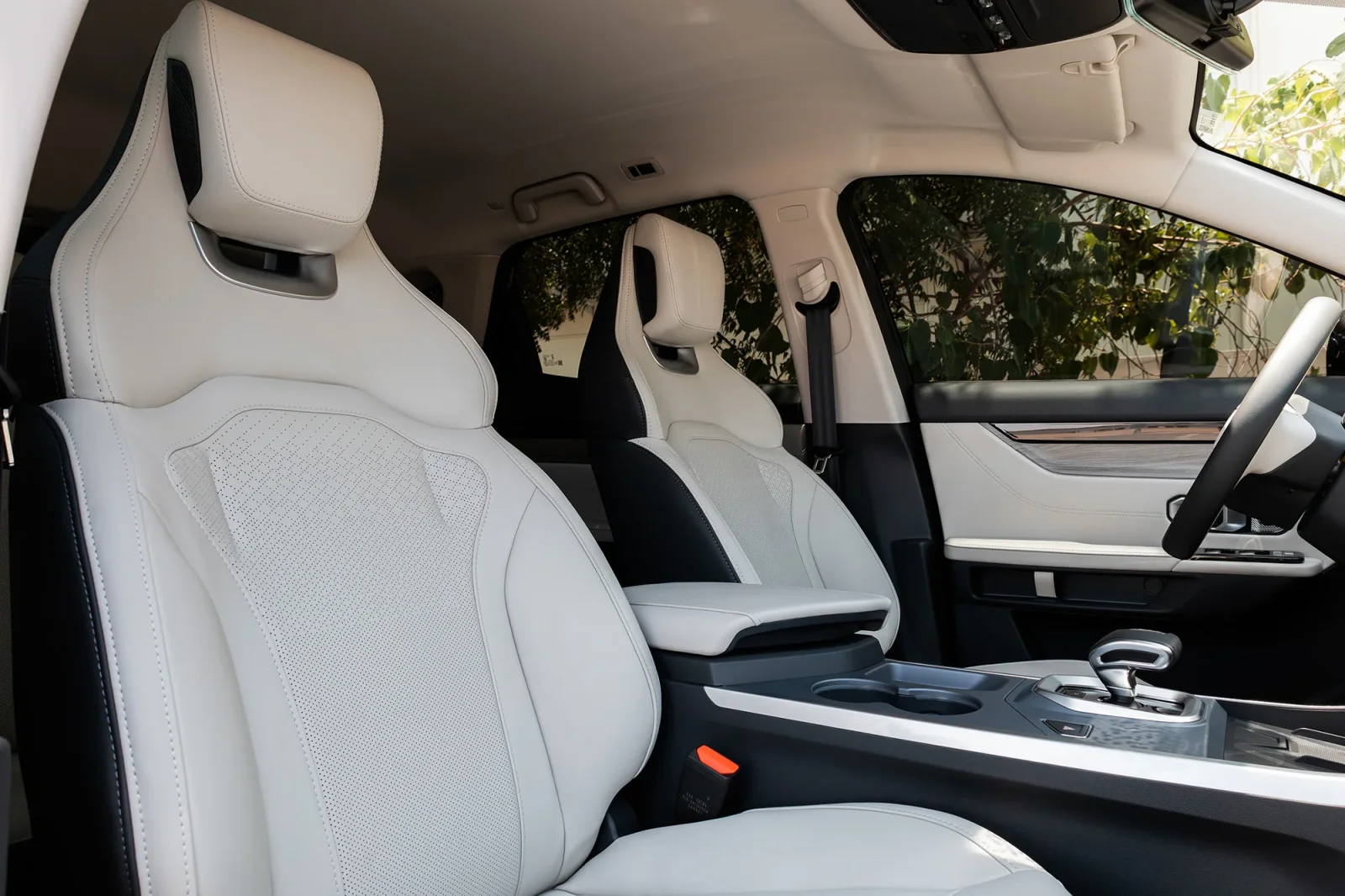 Loyer Jetour Dashing  Noir 2025 en Dubai - 4 