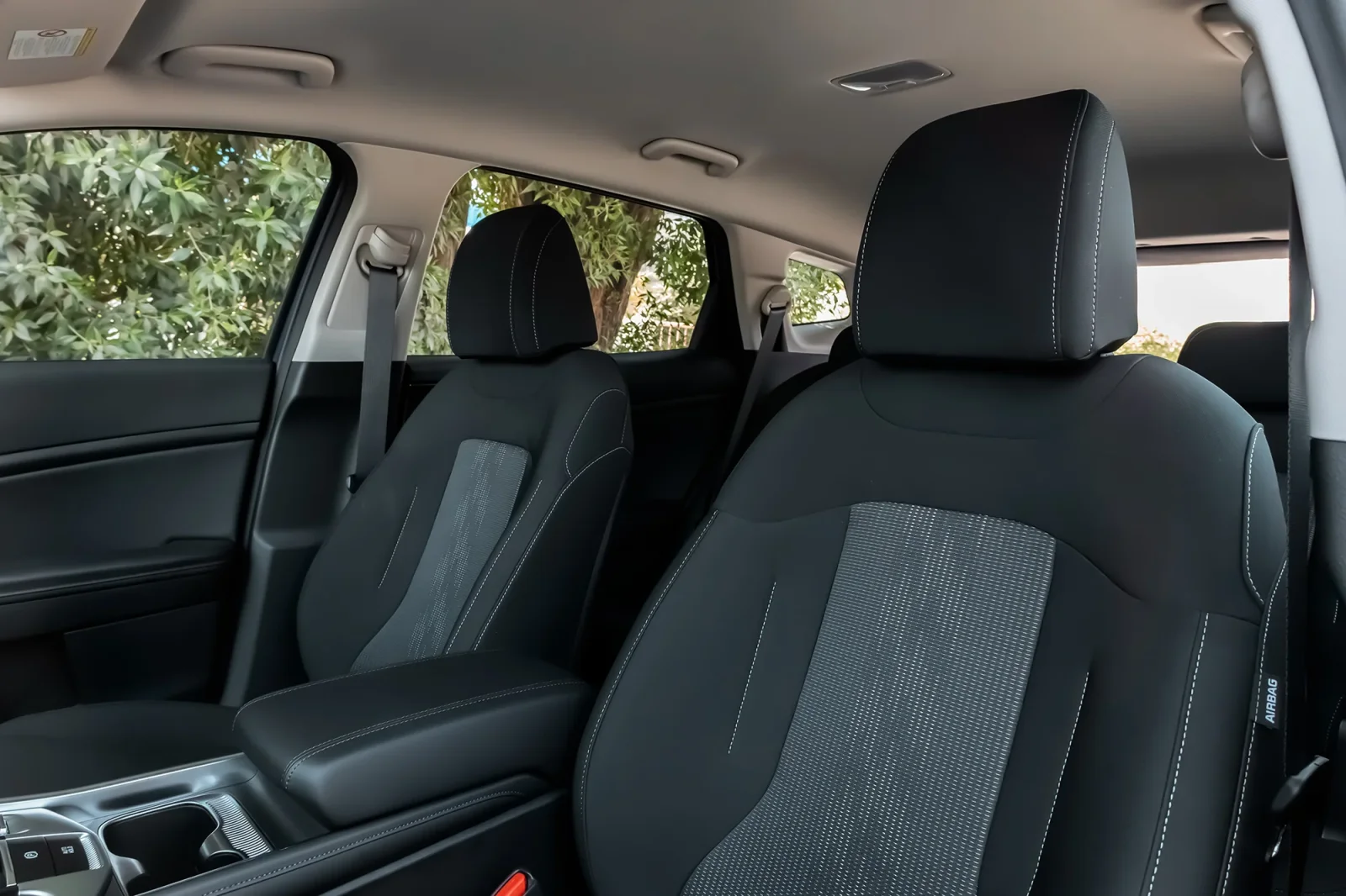 Affitto Kia Sportage  Blu 2025 in Dubai - 3 