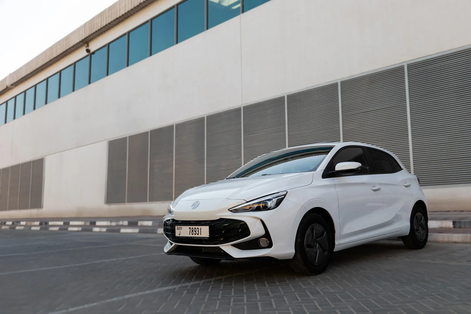 Huren MG 3  Wit 2025 in Dubai - 12 