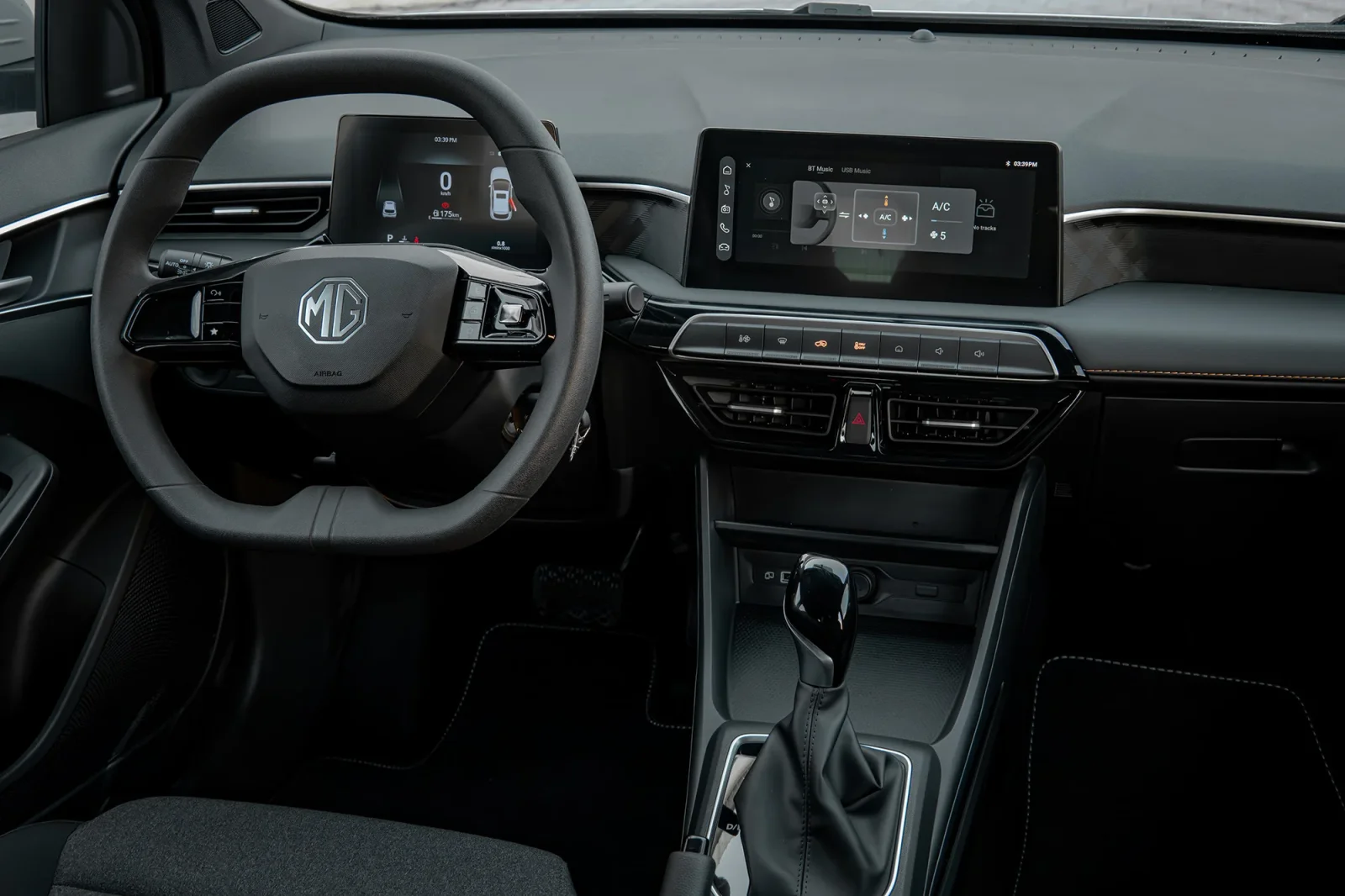 Huren MG 3  Wit 2025 in Dubai - 2 