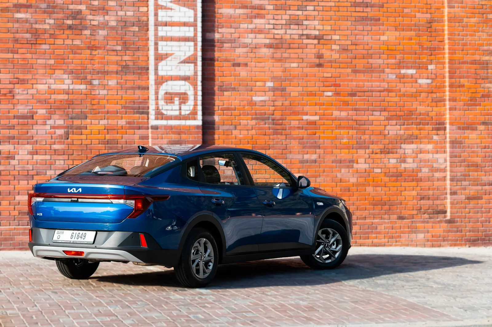 Loyer Kia K3  Bleu 2025 en Dubai - 8 