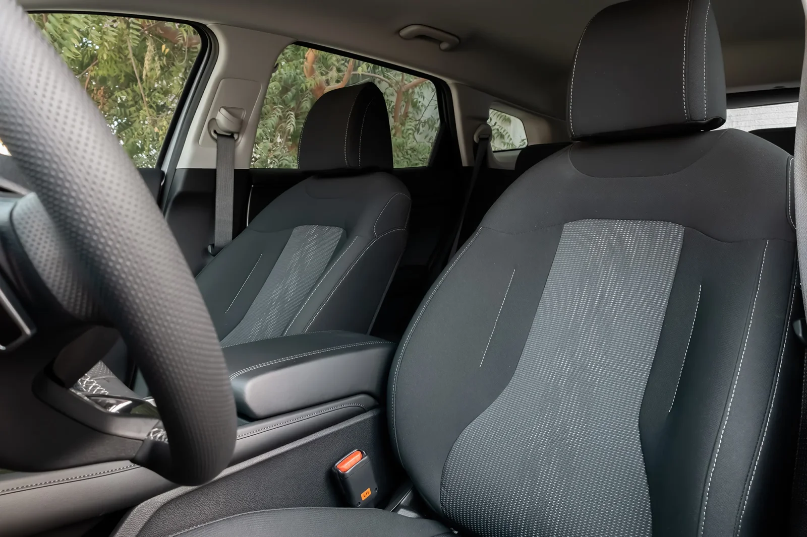 Rent Kia Sportage  Grey 2025 in Dubai - 5 