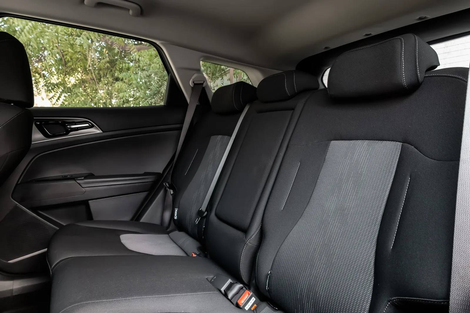 Rent Kia Sportage  Grey 2025 in Dubai - 6 