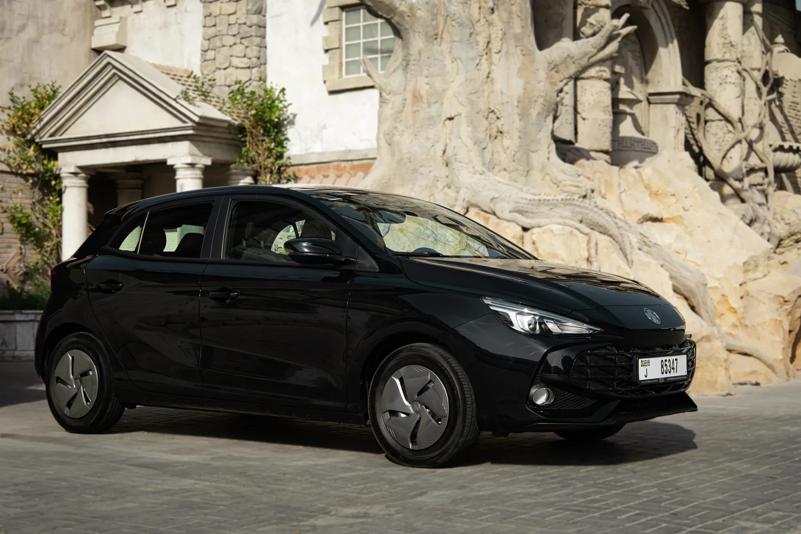 Huren MG 3  Zwart 2025 in Dubai - 14 